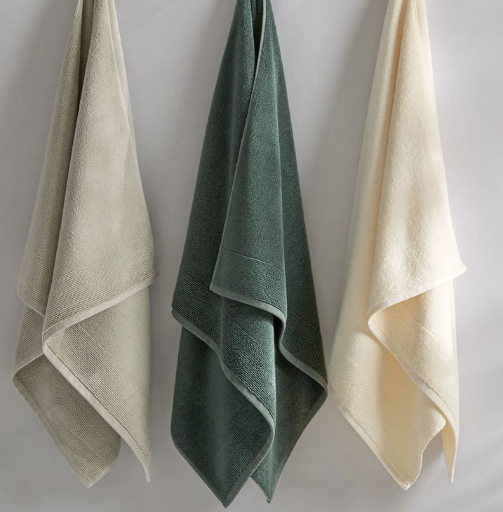 http://www.kellssonhomelinens.com/files/2473226/uploaded/Kyoto%20Hanging%20Towels.JPG