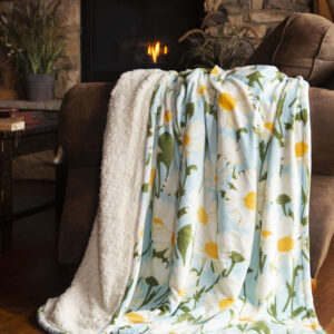 Daisy Daydream Plush Throw